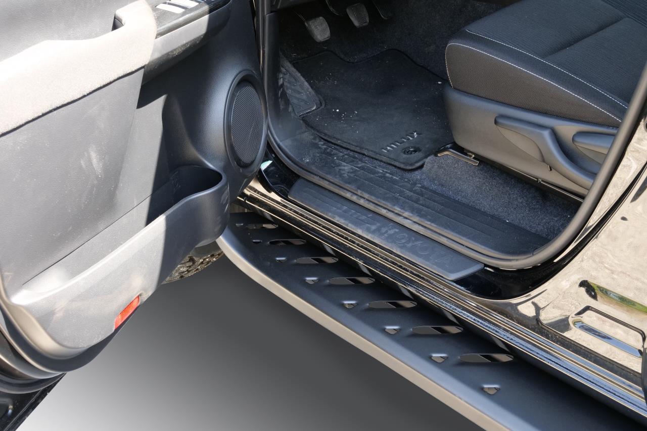 Schwarz matte Trittbretter passend für Toyota Hilux Doppelkabine (2015-)