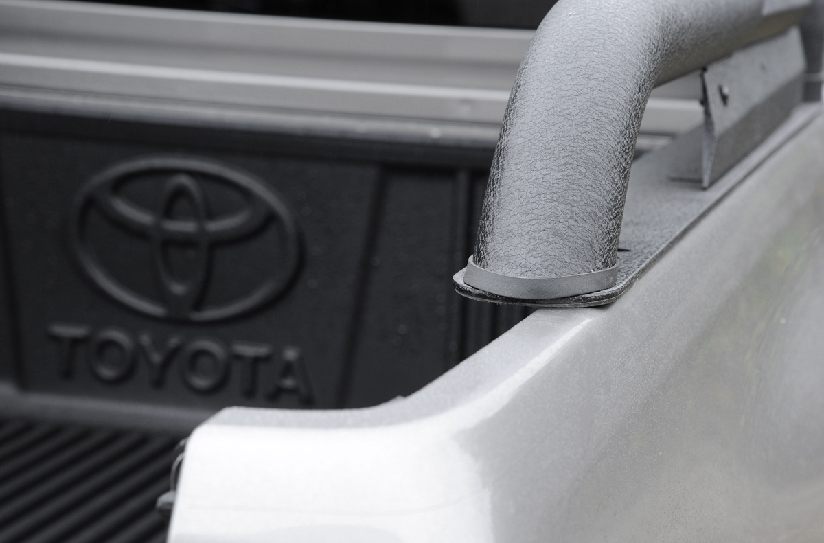 Black Stealth Überrollbügel mit Gepäckkorb passend für Toyota Hilux (2015-)