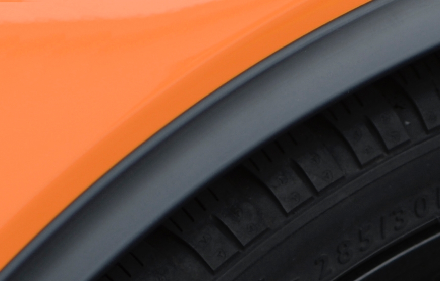 Extended fender flares universal - 2 pieces - 20 millimeters wide - each 200 cm long